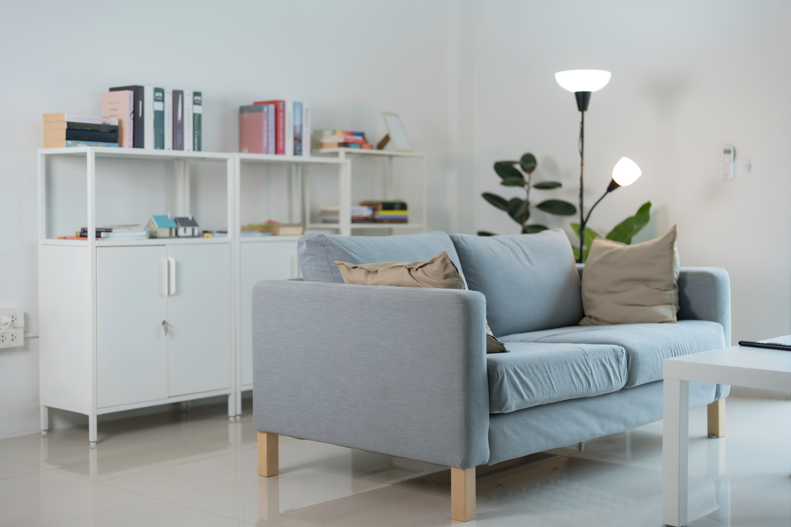 For professional IKEA furniture assembly in North Texas, trust the experts at Assembly & Install. We specialize in assembling all IKEA products, from entire kitchens and PAX closet systems to complete office furniture setups. 