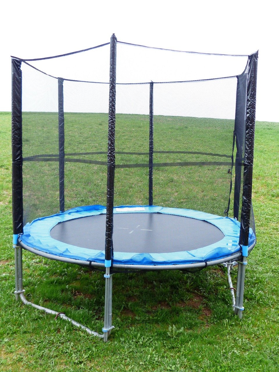 Ensure your family's fun is built on a foundation of safety. A poorly assembled trampoline can be dangerous. Our expert team provides professional trampoline assembly and installation throughout North Texas, guaranteeing every spring and bolt is secured correctly for maximum safety and peace of mind.